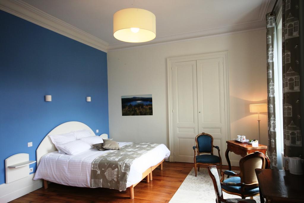 Le Clos Des Noyers Combronde Phòng bức ảnh